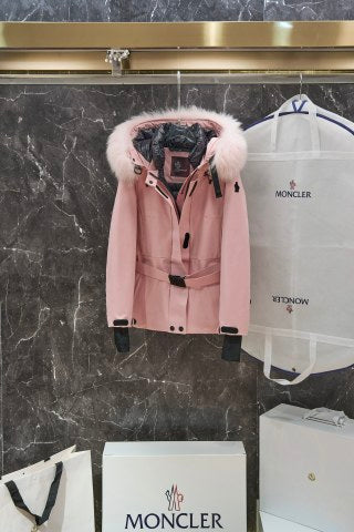 Moncler Grenoble – Parka Tecnico con Cappuccio in Pelliccia e Cintura