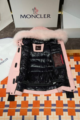 Moncler Grenoble – Parka Tecnico con Cappuccio in Pelliccia e Cintura