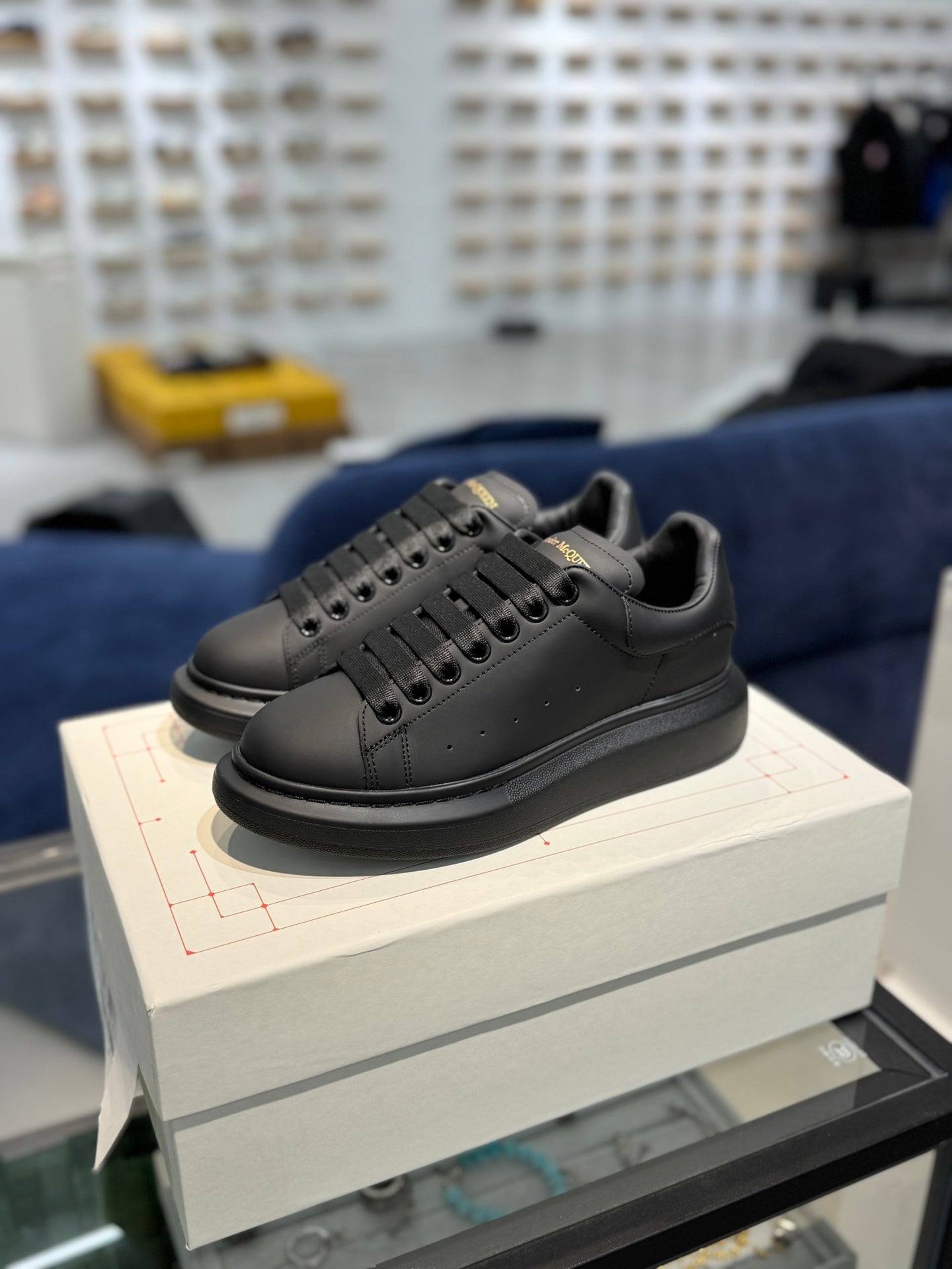 Alexander McQueen Oversized – Sneakers in Pelle Total Black