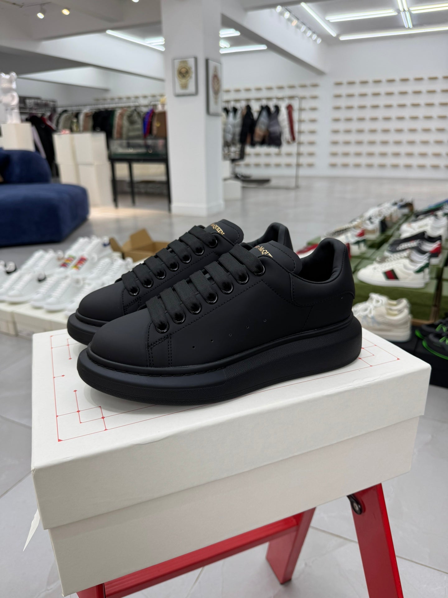 Alexander McQueen Oversized – Sneakers in Pelle Total Black