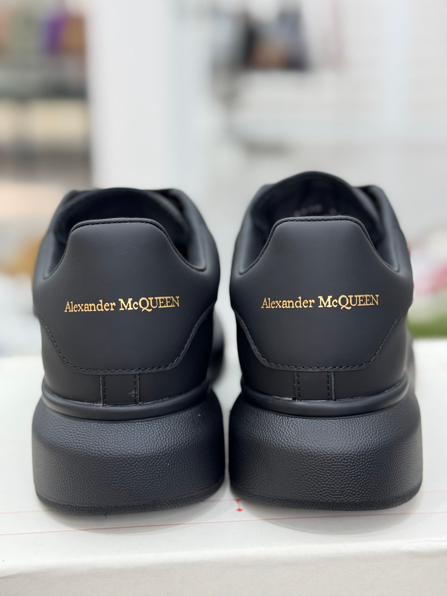 Alexander McQueen Oversized – Sneakers in Pelle Total Black