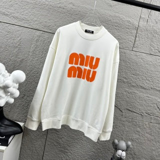 Felpa Miu Miu Girocollo – Logo "Miu Miu" Bold in Arancio e Bianco