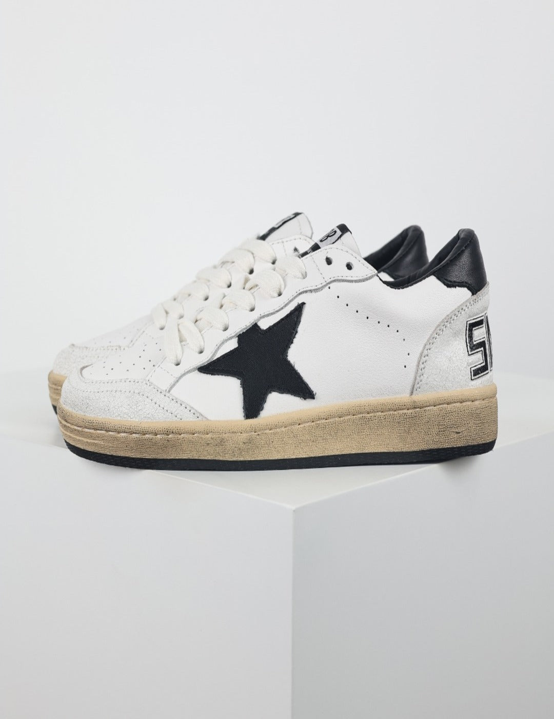 Golden Goose Ball Star – Sneakers in Pelle Bianca con Stella Nera