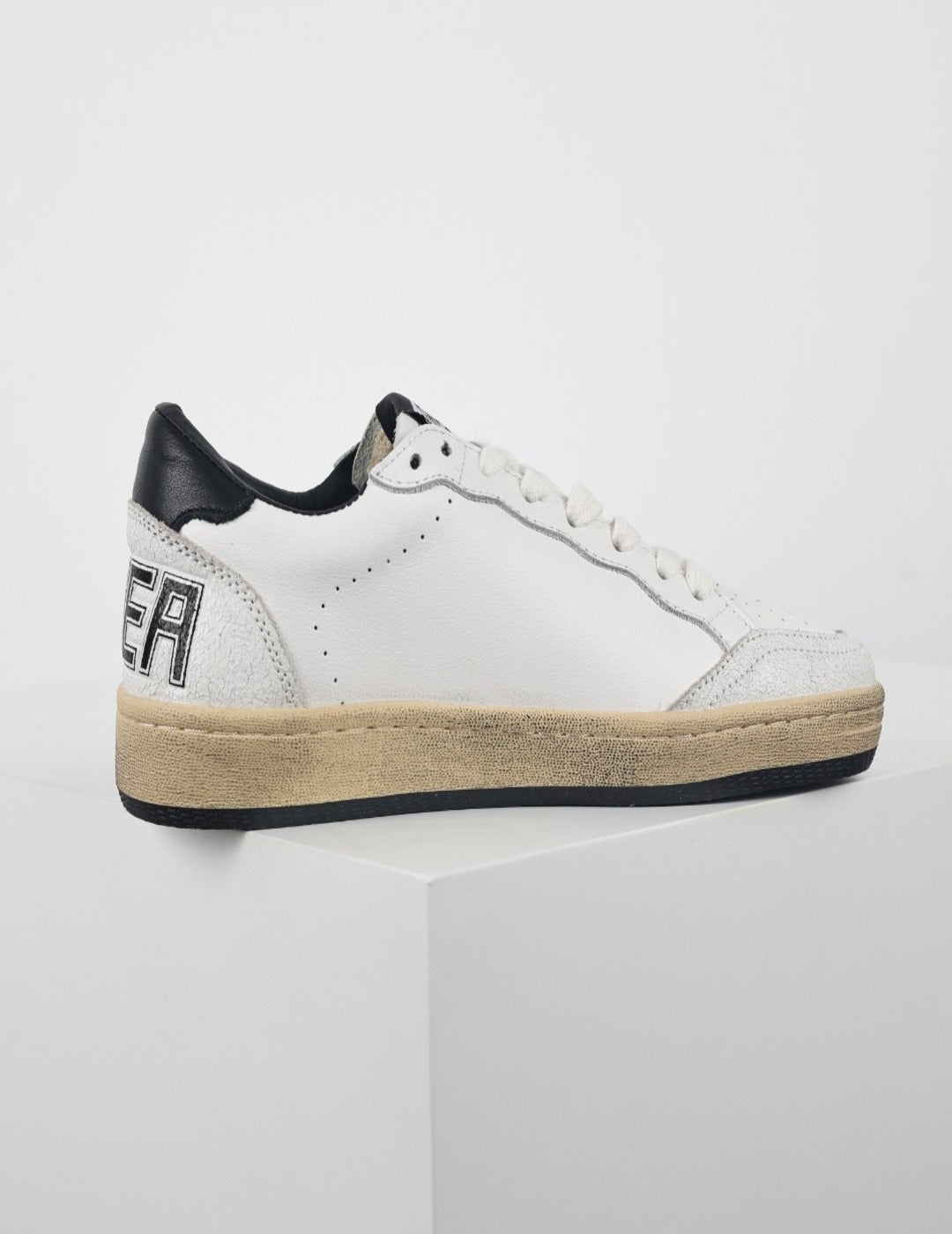 Golden Goose Ball Star – Sneakers in Pelle Bianca con Stella Nera